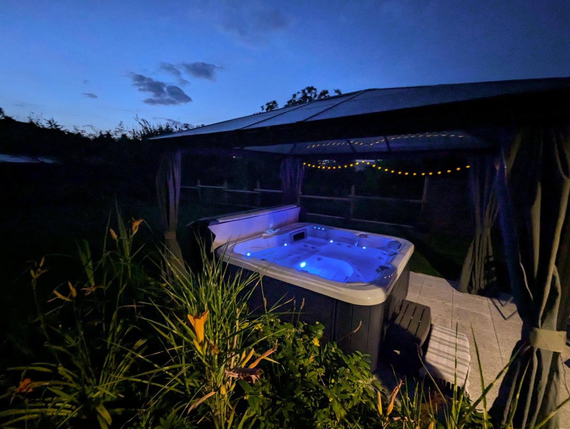 Le Cemarose: Spa, Jardin, Terrasse Et Jolie Vue Au Coeur D'Epernay Ngoại thất bức ảnh